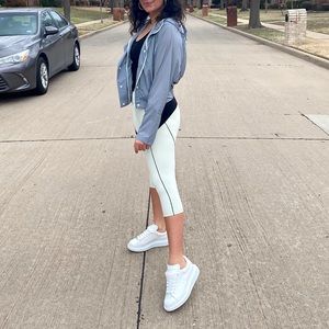 Fabletics light green crop leggings